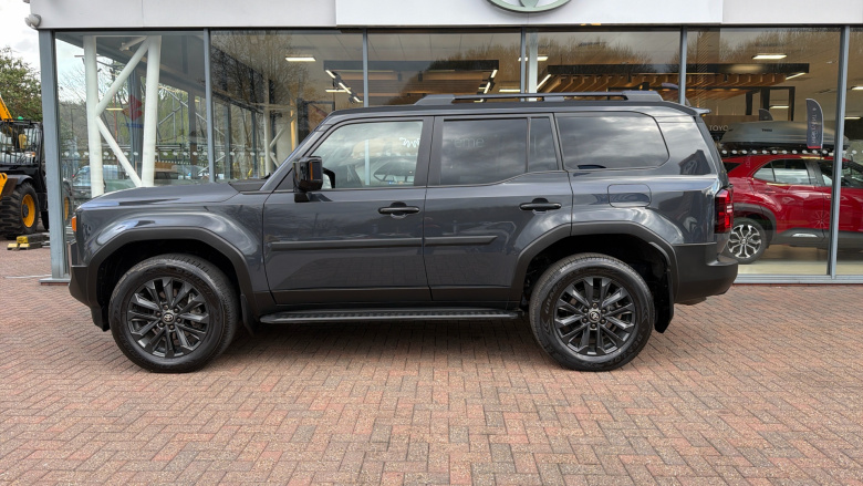 Toyota Land Cruiser 2.8 D-4D 204 Invincible 5dr Auto [7 Seat] Diesel Station Wagon